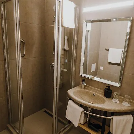 Piano Hotel