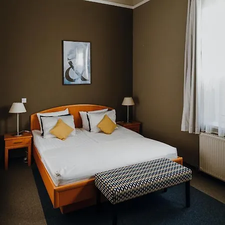 Piano Hotel