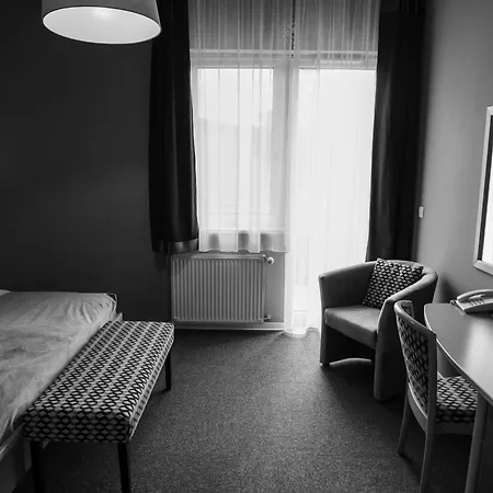 Piano Hotel
