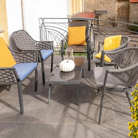 Piano Hotel