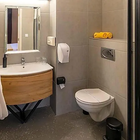 Hotel Piano Segedyn