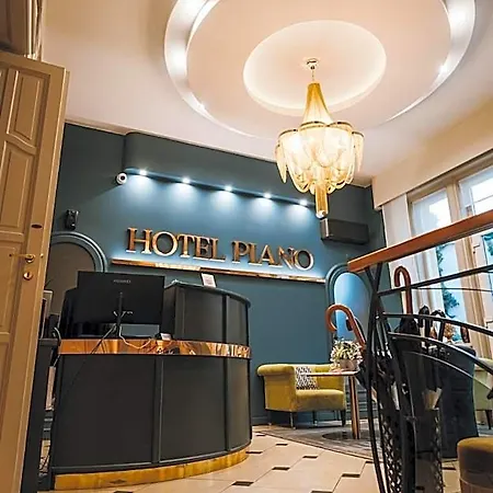 Piano Hotel